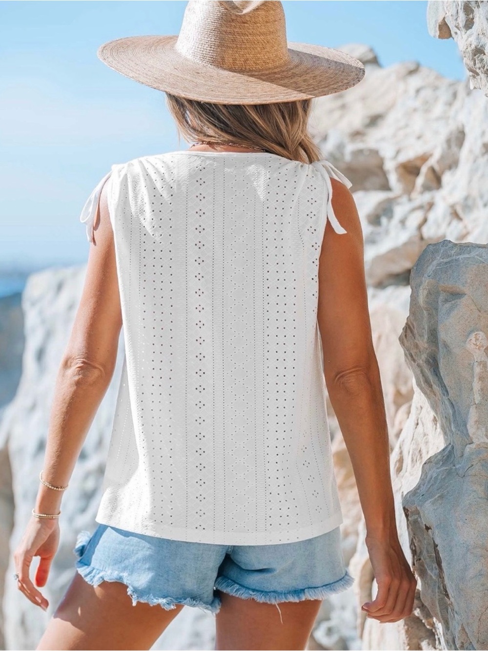 Cupshe Eyelet Button-Front Tie Shoulder Tank White XL - Picture 2 of 14